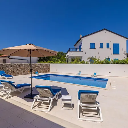 House Dan With Private Pool