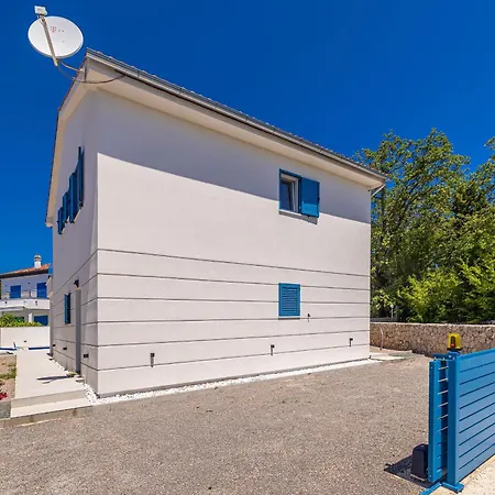 House Dan With Private Pool Kras