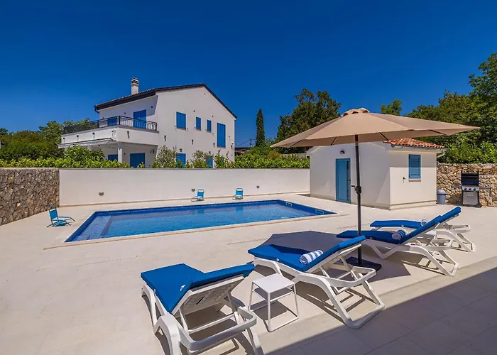 House Dan With Private Pool Kras