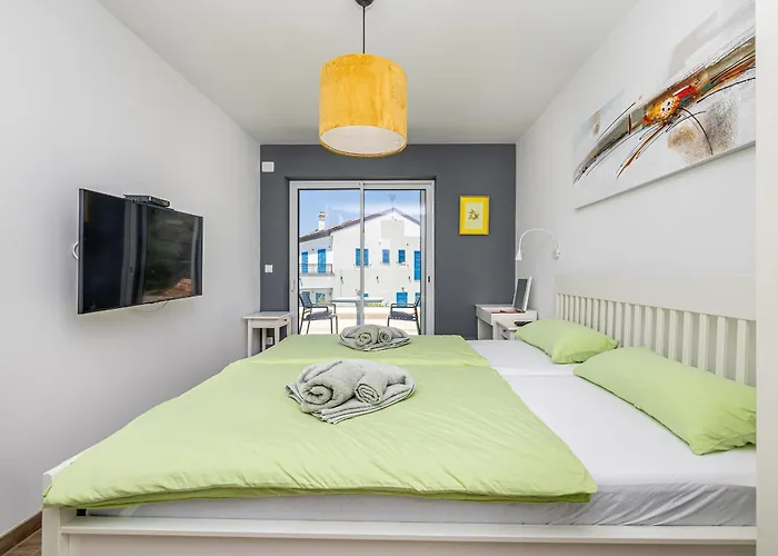 House Dan With Private Pool Kras