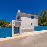 빌라 House Dan With Private Pool Kras
