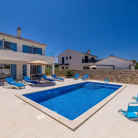 House Dan With Private Pool Villa Kras
