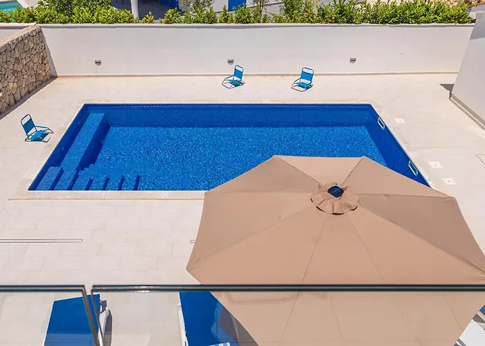 House Dan With Private Pool Willa *